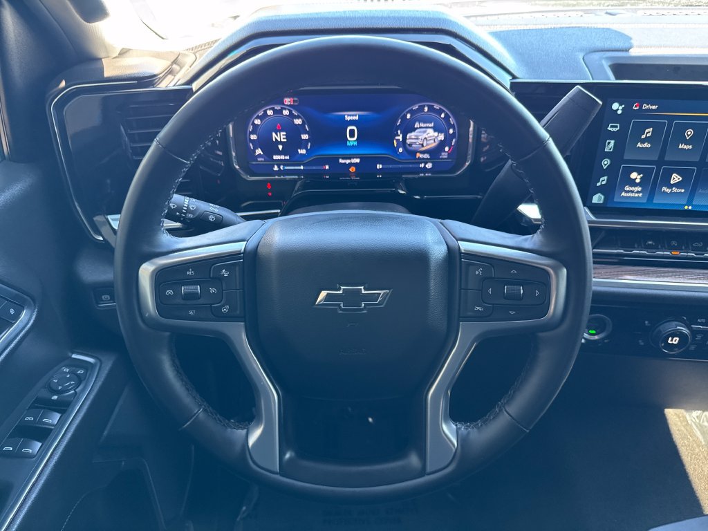 Used 2024 Chevrolet Silverado 1500 LT AWD/4WD image 14