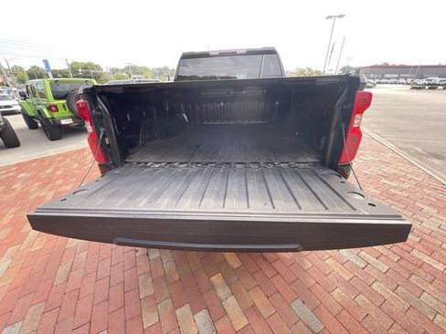 Used 2022 Chevrolet Silverado 1500 LT AWD/4WD image 34