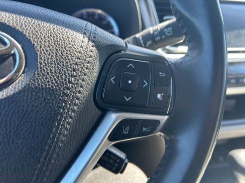 Used 2019 Toyota Highlander XLE w/ Protection Package #3 image 21