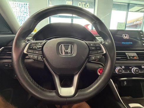Used 2018 Honda Accord Touring image 35