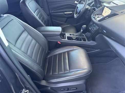 Used 2017 Ford Escape Titanium image 37