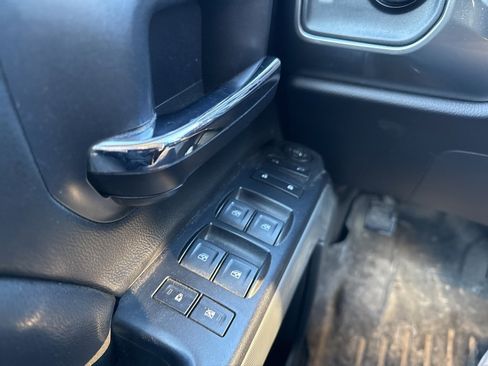 Used 2018 Chevrolet Silverado 1500 LT w/ All Star Edition image 18