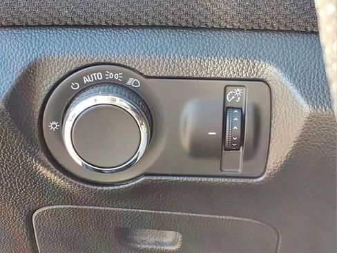 Used 2016 Chevrolet Cruze LT FWD image 17