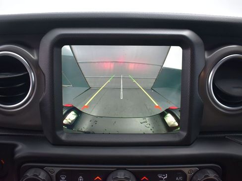 Used 2023 Jeep Gladiator Rubicon w/ Cold Weather Group image 23