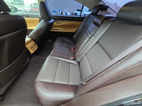 Used 2018 Lexus ES 350 w/ Navigation System Package image 19