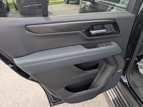 New 2026 GMC Yukon AT4 w/ AT4 Premium Plus Package AWD/4WD image 13