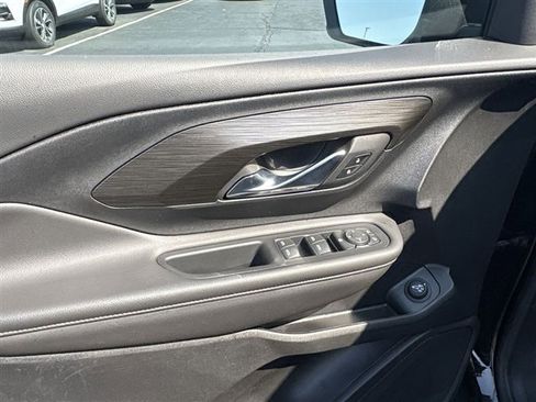 Used 2023 GMC Terrain SLE w/ Driver Convenience Package image 22