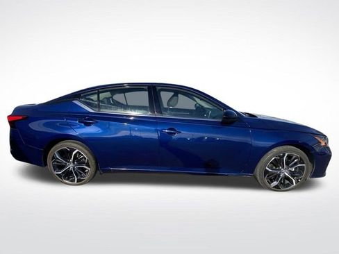 Used 2024 Nissan Altima 2.5 SR image 11