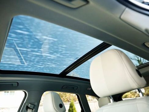 Certified 2025 Audi Q5 Premium Plus w/ Premium Plus AWD/4WD image 17