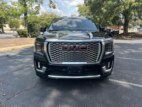 Used 2022 GMC Yukon Denali w/ Denali Premium Package AWD/4WD image 8