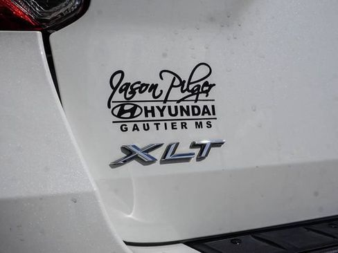 Used 2022 Ford Explorer XLT w/ Equipment Group 202A AWD/4WD image 8