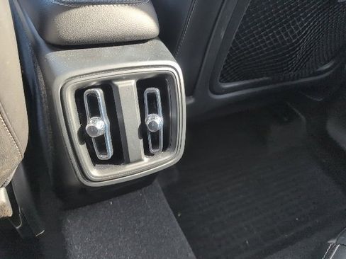 Used 2023 Volvo XC40 B5 Plus w/ Protection Package Premier image 12