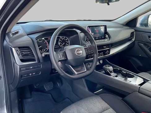 Used 2026 Nissan Rogue SV FWD image 17