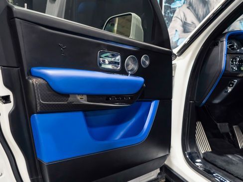 Used 2021 Rolls-Royce Cullinan Black Badge image 31