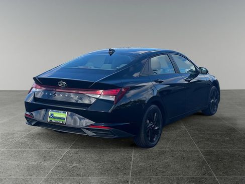 Used 2021 Hyundai Elantra SEL w/ Cargo Package FWD image 8