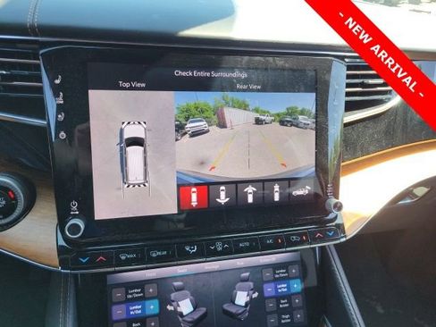Used 2023 Jeep Grand Wagoneer L Series III AWD/4WD image 11