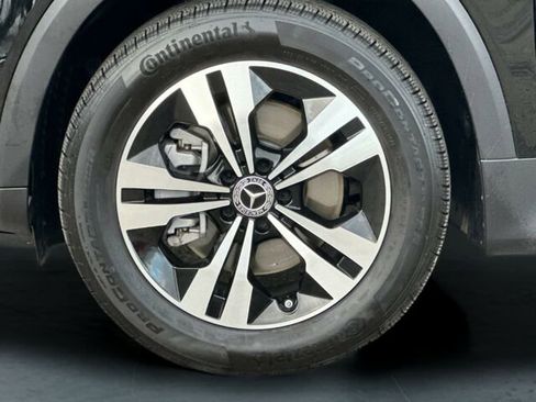 Used 2025 Mercedes-Benz GLB 250 image 34