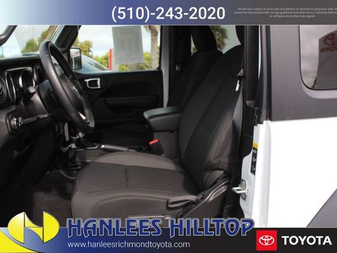 Used 2021 Jeep Wrangler Sport AWD/4WD image 12