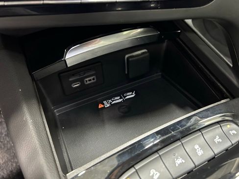 Used 2023 Buick Envision Avenir AWD/4WD image 26