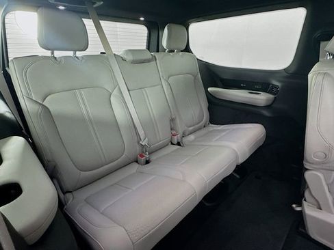 New 2026 Jeep Grand Wagoneer Summit image 31