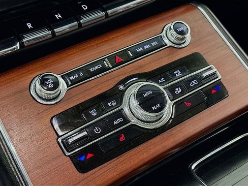 Used 2022 Lincoln Aviator Reserve AWD/4WD image 20