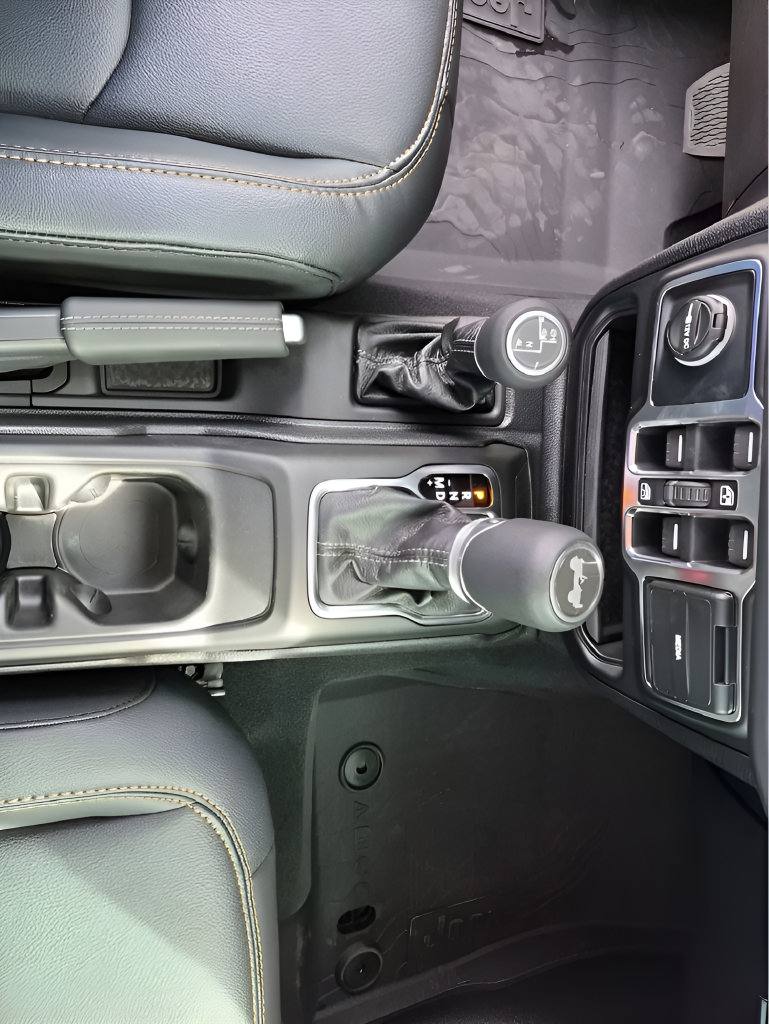 New 2026 Jeep Wrangler Unlimited Sahara AWD/4WD image 41