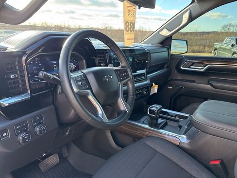 Certified 2024 Chevrolet Silverado 1500 LT Trail Boss w/ Convenience Package II image 12