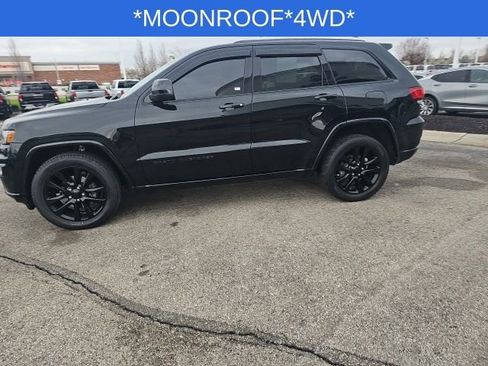 Used 2019 Jeep Grand Cherokee Altitude AWD/4WD image 12