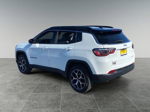 Used 2025 Jeep Compass Limited AWD/4WD image 3