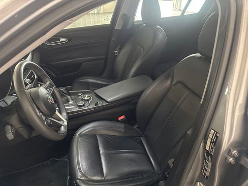 Used 2017 Alfa Romeo Giulia AWD w/ Cold Weather Package image 9