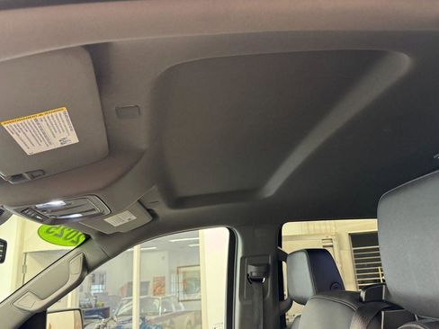 Used 2025 GMC Sierra 1500 SLT image 12