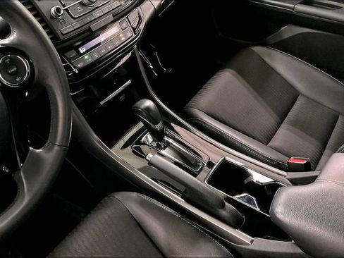 Used 2017 Honda Accord Sport image 15