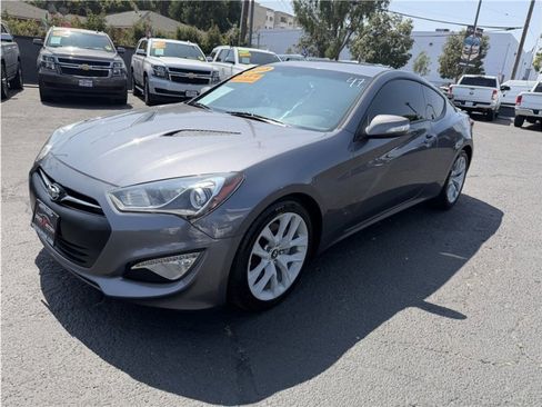 Used 2015 Hyundai Genesis 3.8 image 3