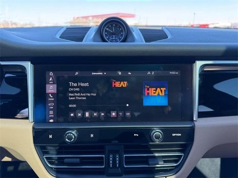 Used 2022 Porsche Macan image 15