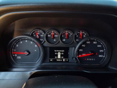 Used 2020 Chevrolet Silverado 1500 Custom w/ Custom Value Package image 11