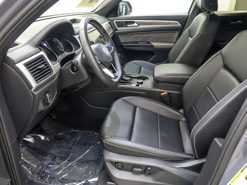 Used 2021 Volkswagen Atlas Cross Sport SE AWD/4WD image 9