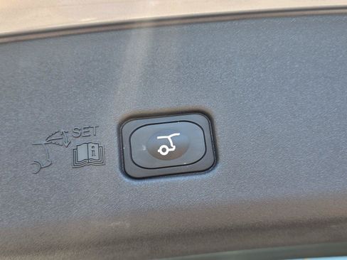 Used 2024 Lincoln Nautilus Premier AWD/4WD image 34