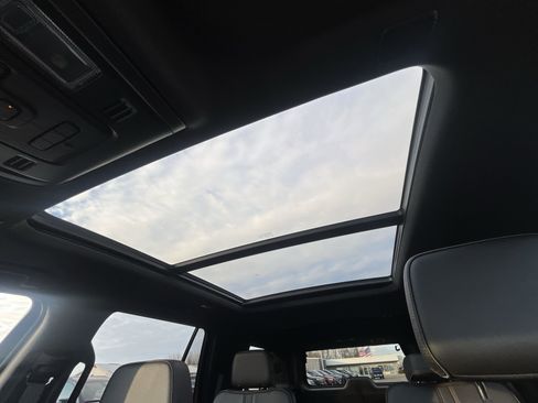 Used 2023 Chevrolet Tahoe RST w/ Sport Performance Package image 19