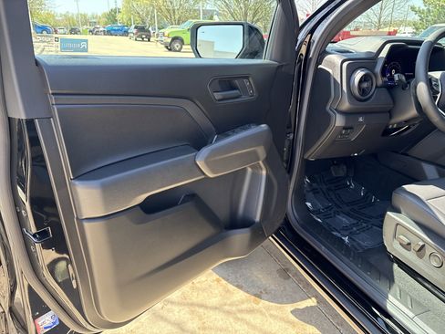 New 2026 Chevrolet Colorado Trail Boss AWD/4WD image 8