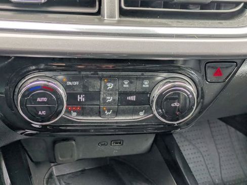 Used 2025 Chevrolet Trax ACTIV w/ Sunroof Package image 22