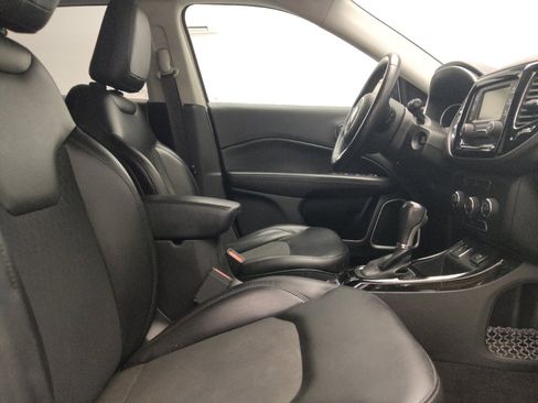 Used 2018 Jeep Compass Latitude FWD image 21