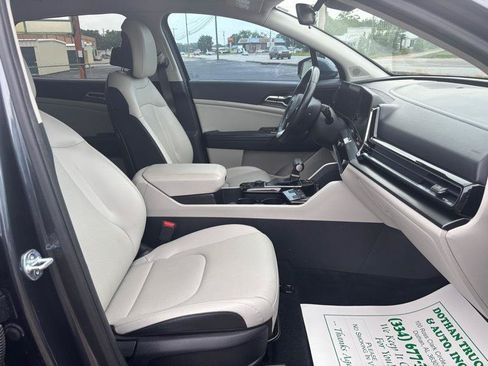 Used 2023 Kia Sportage EX FWD image 17