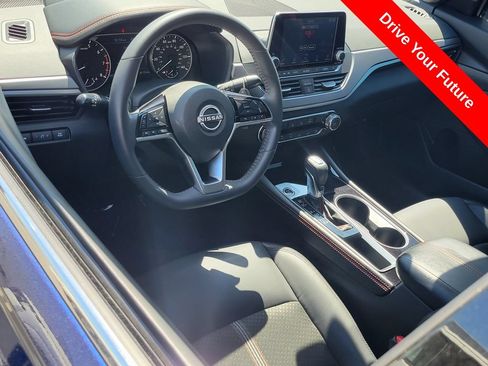 Used 2023 Nissan Altima 2.5 SR FWD image 5
