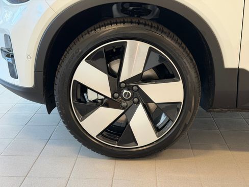 New 2026 Volvo EX40 Plus w/ Climate Package image 8