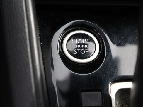Used 2023 Nissan Versa SV FWD image 24