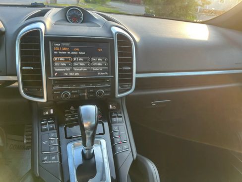 Used 2014 Porsche Cayenne S AWD/4WD image 14