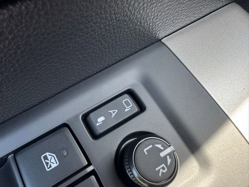 New 2026 Toyota Tundra Limited AWD/4WD image 16