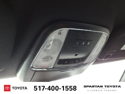 Used 2018 Jeep Grand Cherokee Altitude image 22