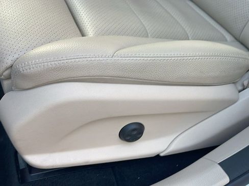 Used 2021 Mercedes-Benz GLC 300 image 27