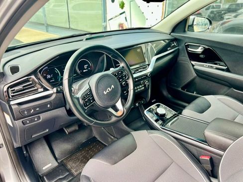 Used 2022 Kia Niro EX w/ Cold Weather Package image 16